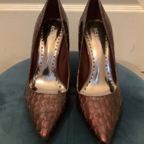 BCBGirls dark pink faux snake skin heels - Picture 2 of 4
